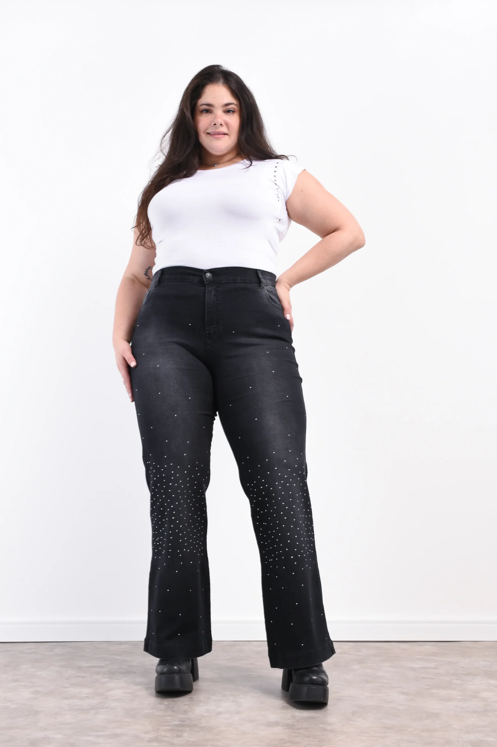 Jean Wide Leg Noelia Gris Oscuro Tiro Alto Talles 38 al 56 Reales Rumaju