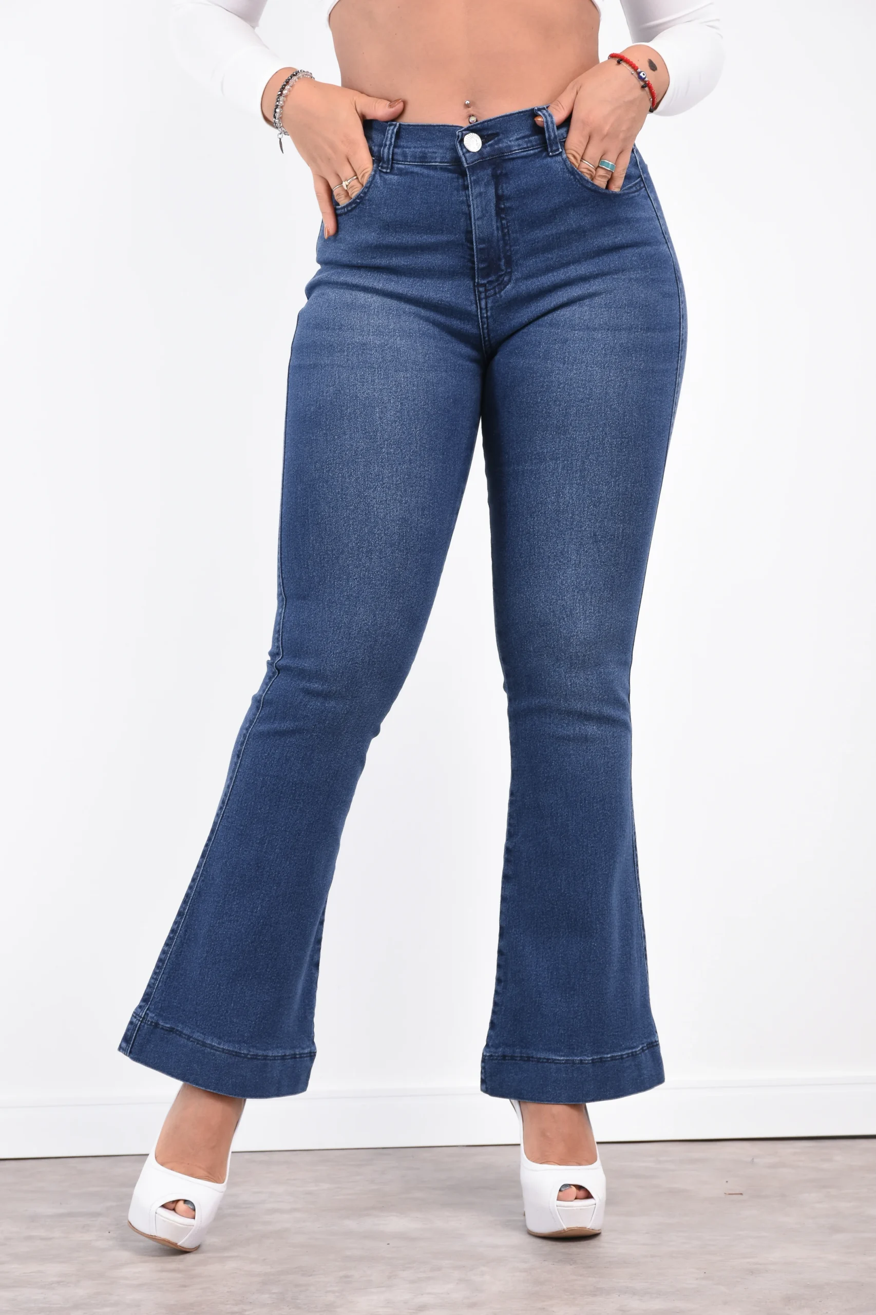 Pantalón Oxford tiro alto elastizado calce perfecto mujer