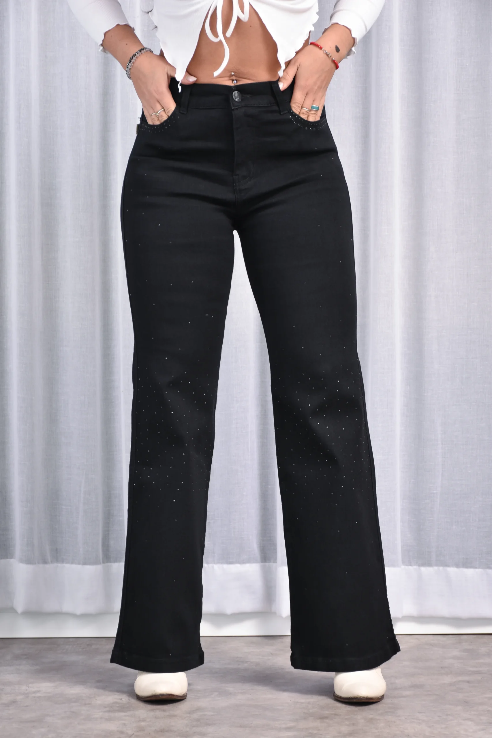 Jean Wide Leg negro eliza con Apliques Strass Prenda Rumaju Jeans