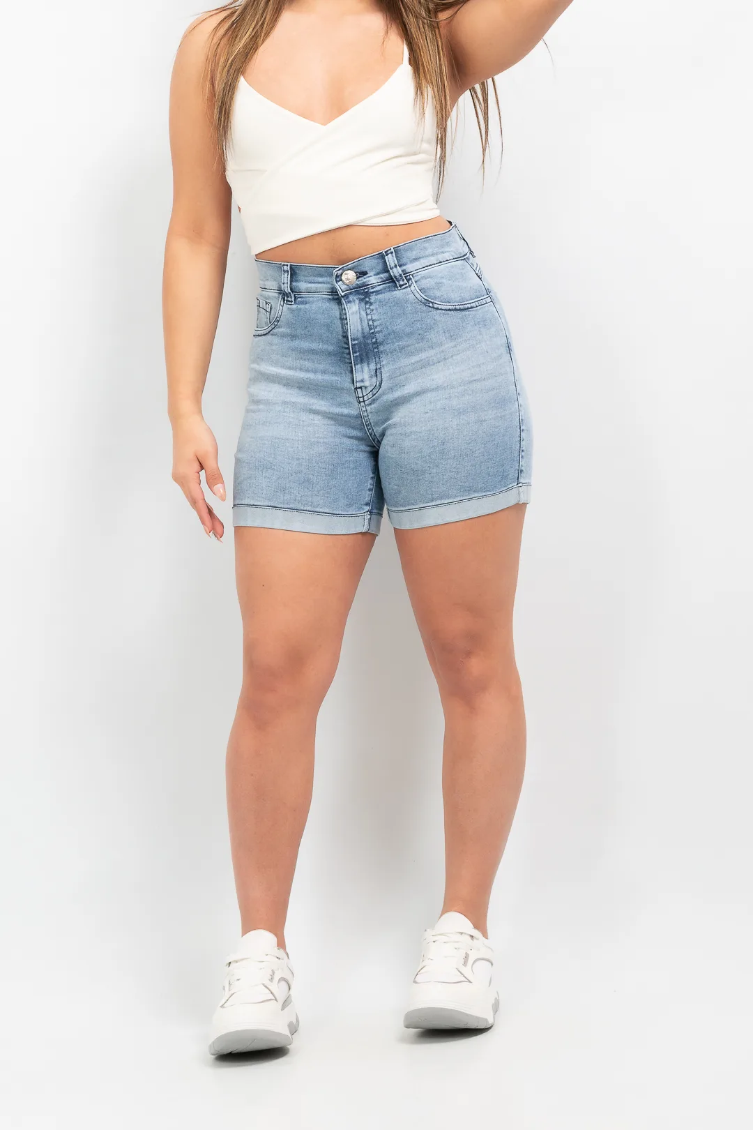 Short de jean celeste nevado elastizado tiro alto curva del 38 al 56