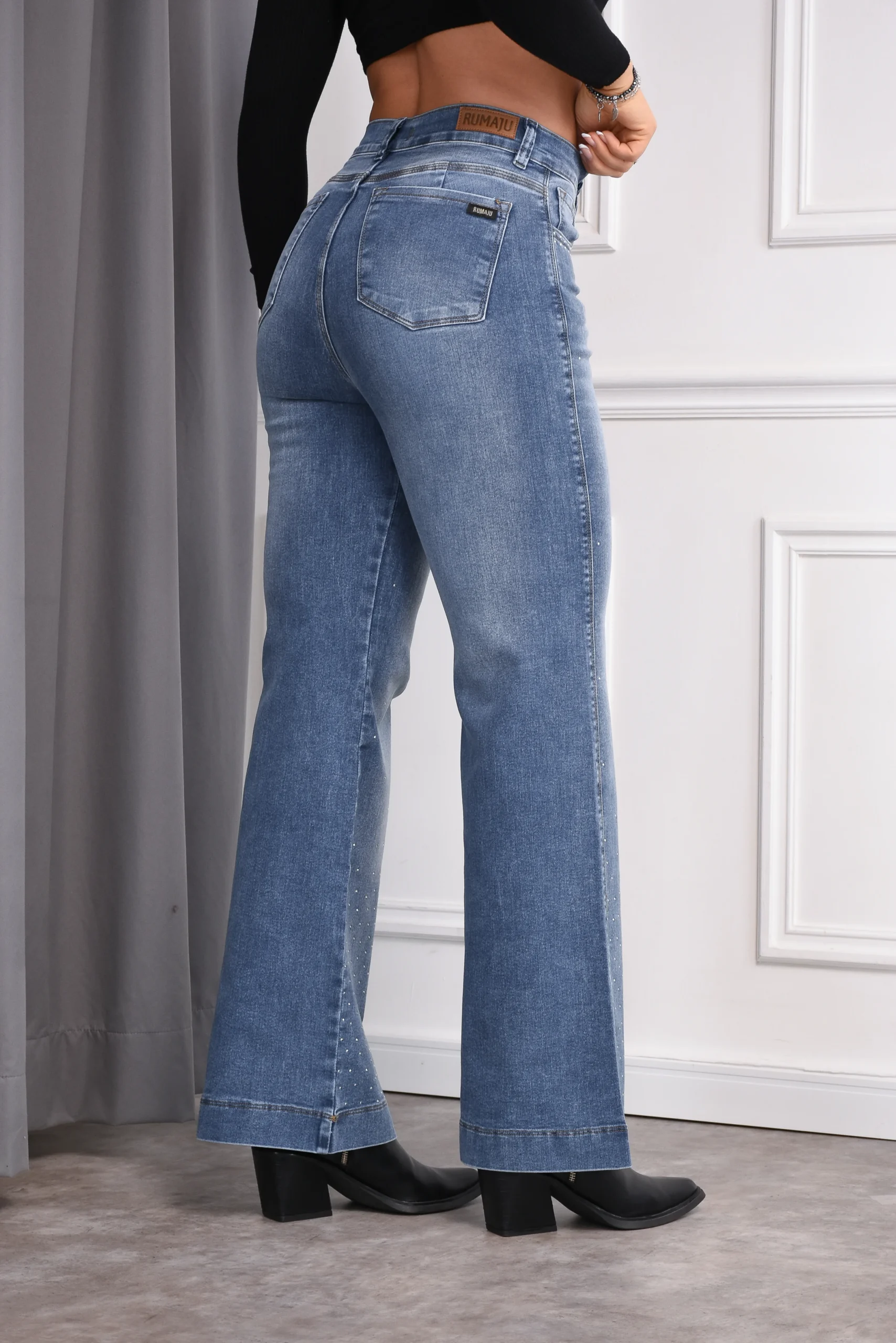Jean wide leg de mujer tiro alto vista trasera