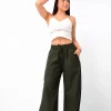 pantalon maxi wide leg corina gabardina verde tiro alto holgado manos en bolsillos rumaju jeans